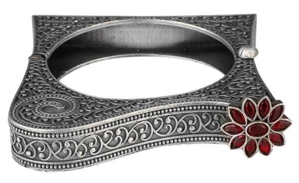 10 Trending Designs of Oxidised Bangles for Charming Look