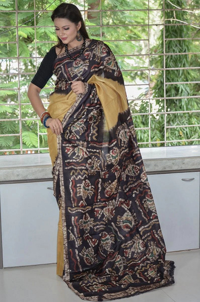 10 Beautiful Designs of Batik Sarees for Traditional Look