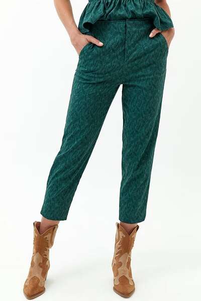 10 Trendy Collection of Chino Pants for Men and Women