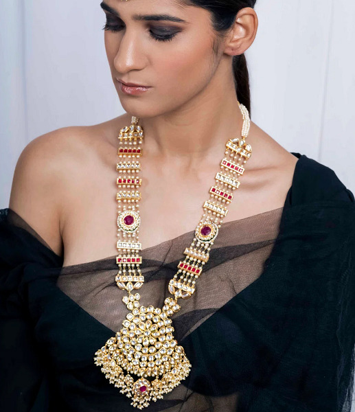 15 Must-Have Designs of Kundan Necklaces for Modern Bride