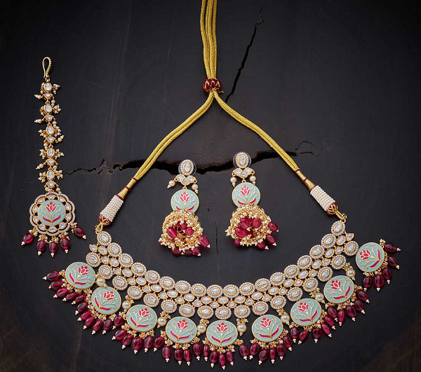 15 Must-Have Designs of Kundan Necklaces for Modern Bride