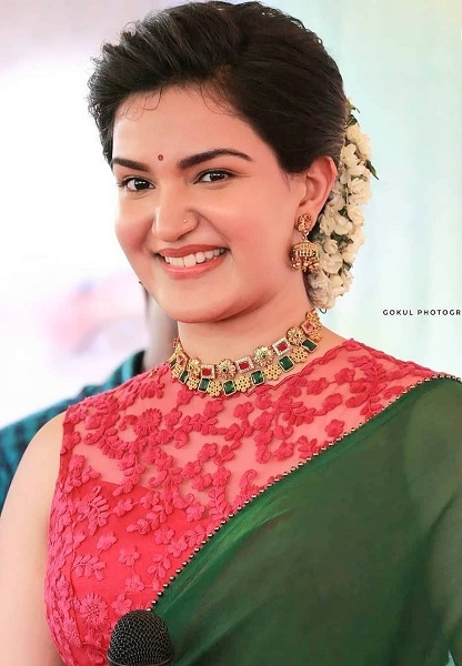 20 Modern Sleeveless Blouse Designs Catalogue in 2024