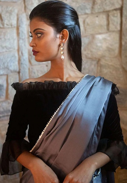 20 Trending Velvet Blouse Designs for Stunning Look