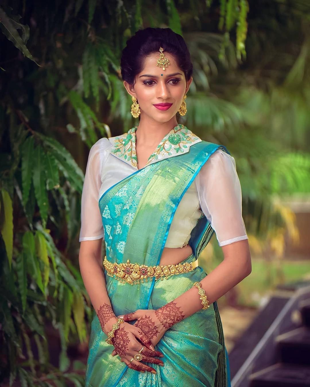 30+ Elegant Collar Neck Blouse Designs for Wedding Attire 2024