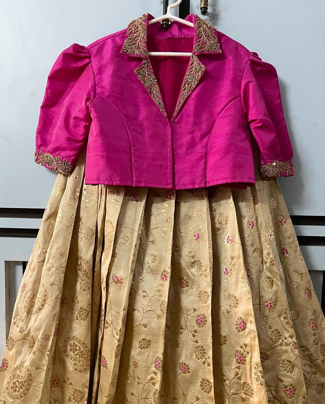 30+ Elegant Collar Neck Blouse Designs for Wedding Attire 2024