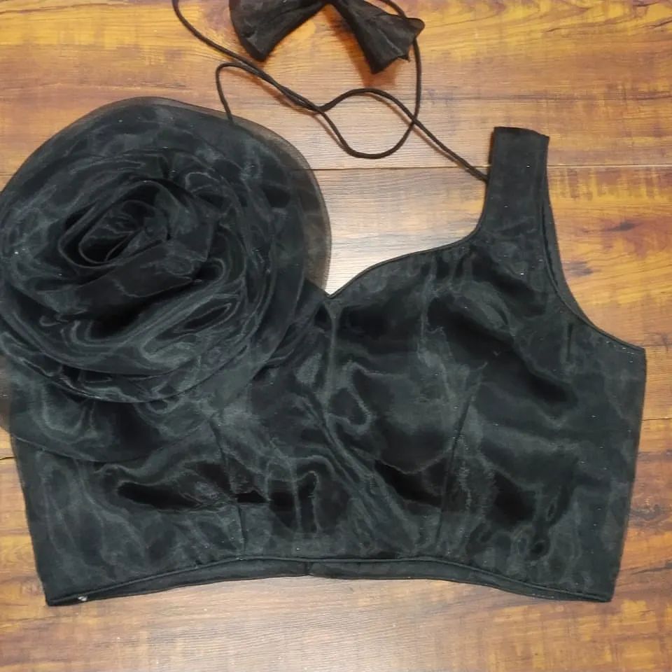 25+ Latest Fancy Blouse Designs for Weddings 2024