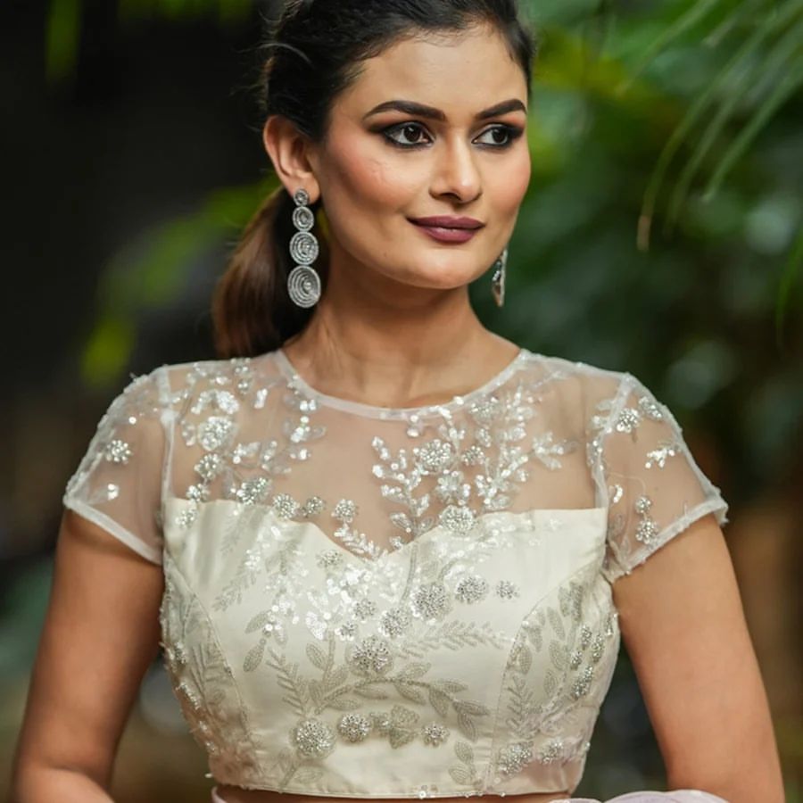 20+ Beautiful Floral Blouses Patterns That Are In Vogue