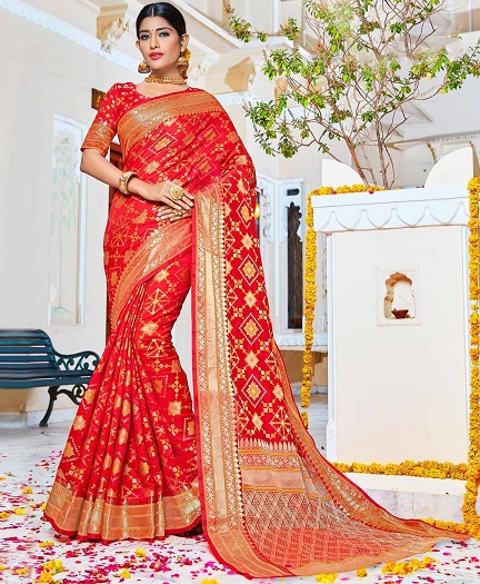 25 Stunning Red Sarees for Ultimate Glam Look 2024